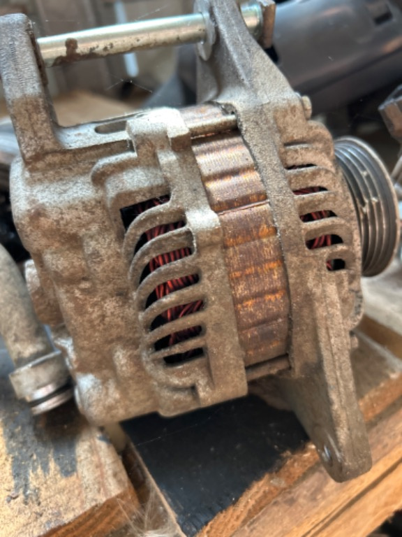 Alternator Mitsubishi l200