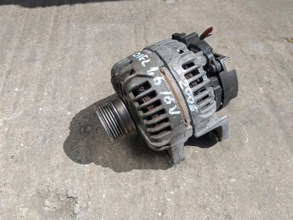 Alternator Opel Astra H 1.6 16V 55556067 motor Z16XEP Opel Zafira Opel Meriva