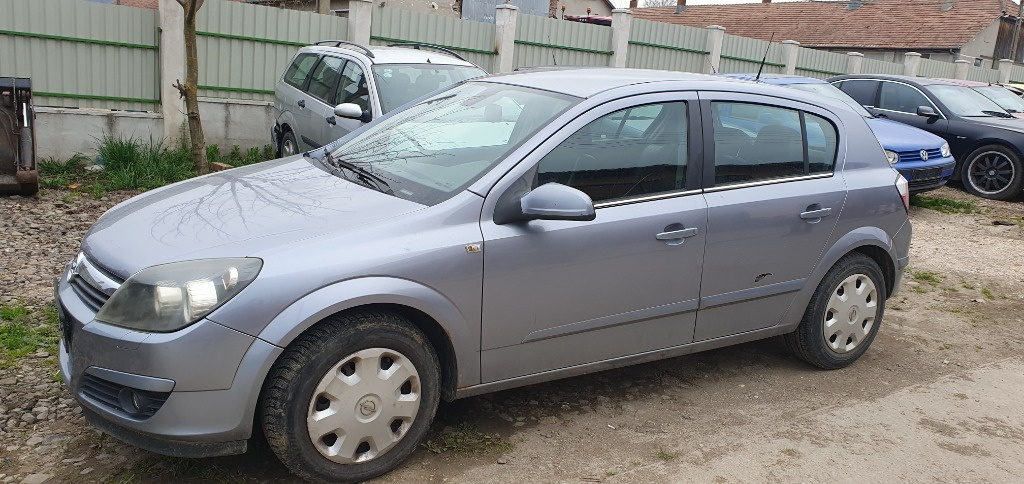 Alternator Opel Astra H 2005 Hatchback 1.8B