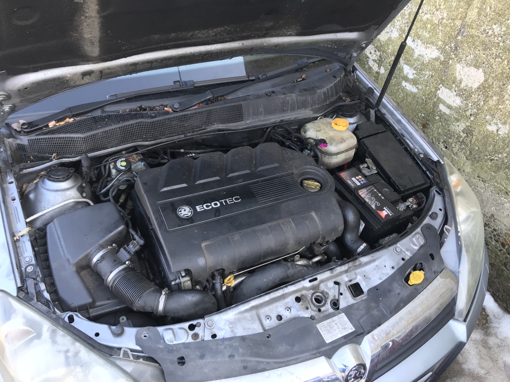 Alternator Opel Astra H 2006 Hatchback 1