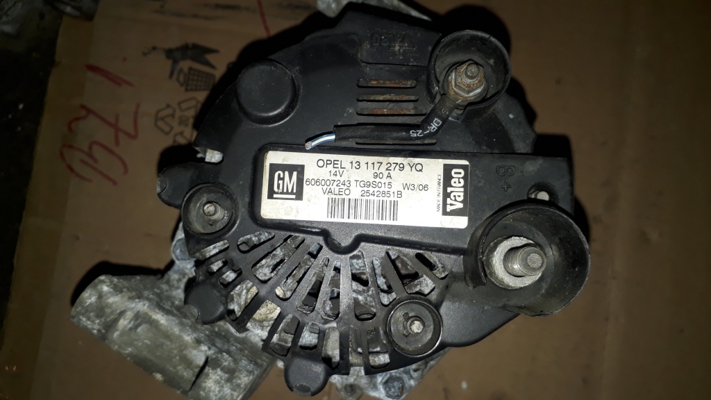 Alternator Opel Corsa D, 1.3cdti cod OPEL 13117279YQ GM 606007243 VALEO 2542851B