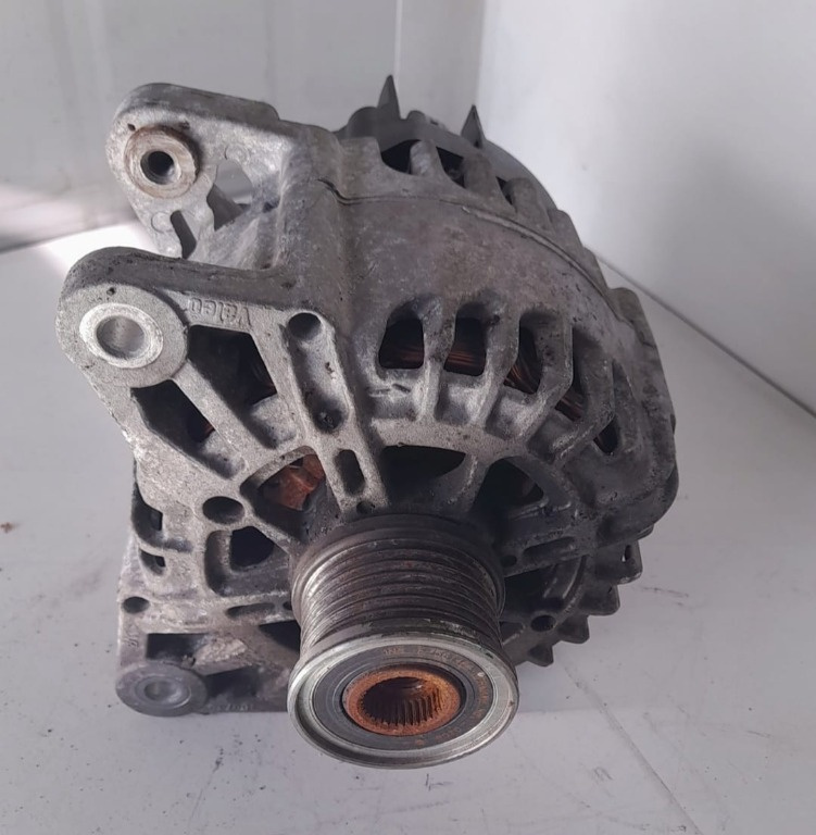 Alternator Opel Movano 2.3 dci 2012 cod oe 231007033R-C alternator stare perfecta 150A