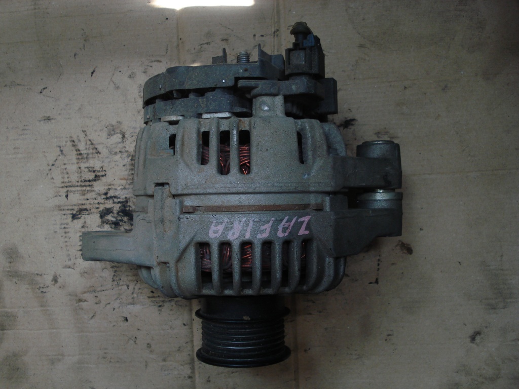 ALTERNATOR Opel Zafira 1.9CDTi cod piesa: 0124325172