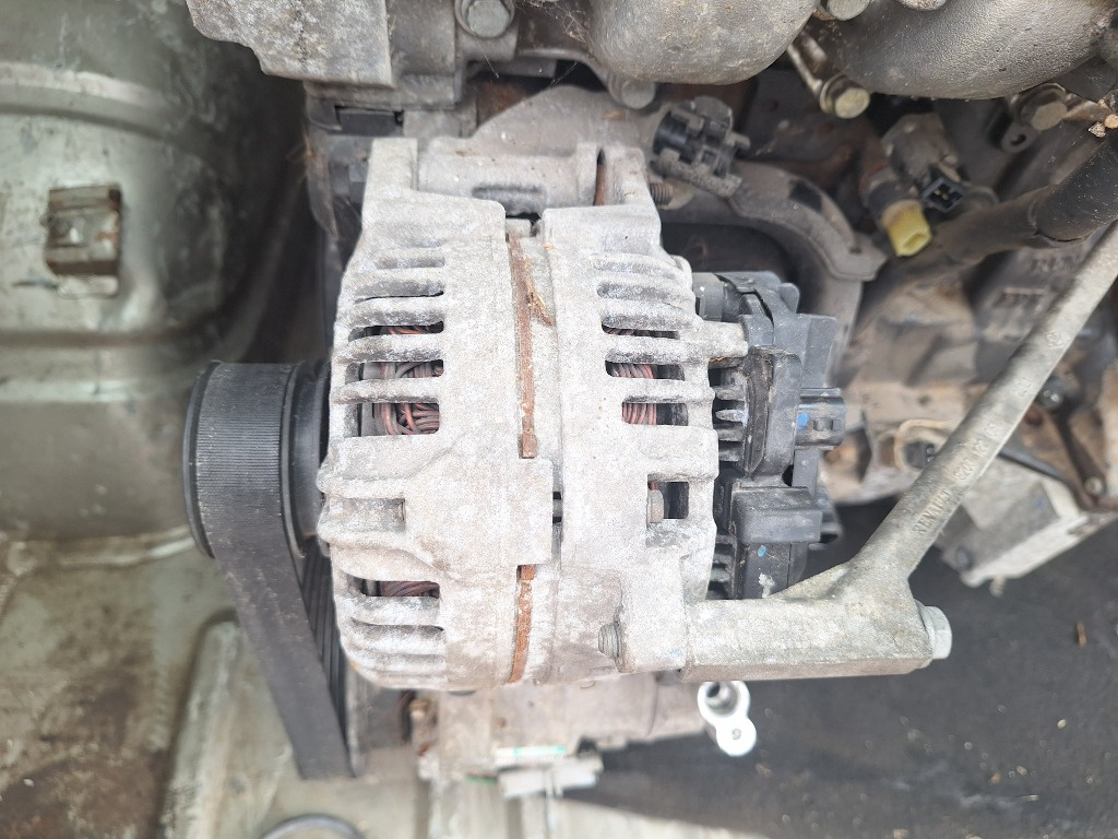 Alternator Renault Clio 3 1,6 benzină 2006