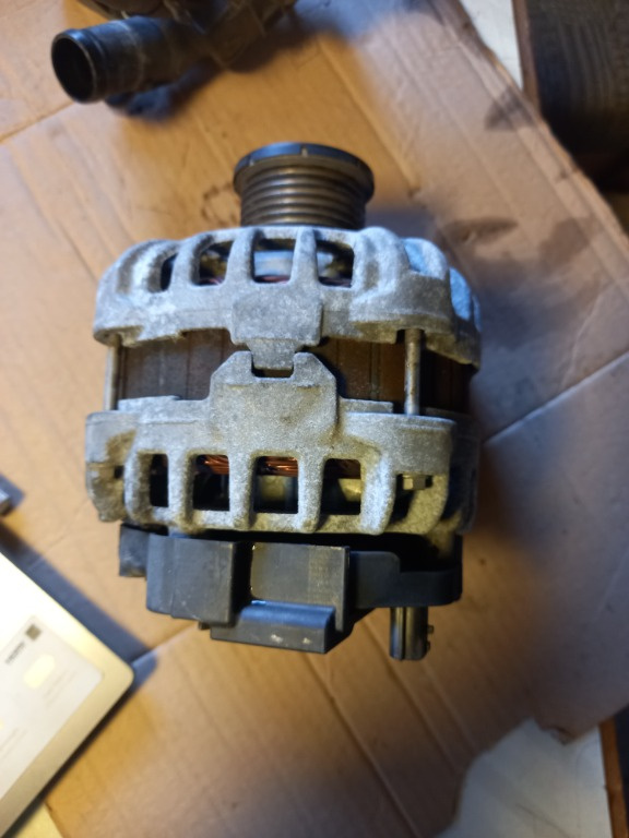 Alternator Renault Clio 4 09 TCE cod produs:231006007R--A