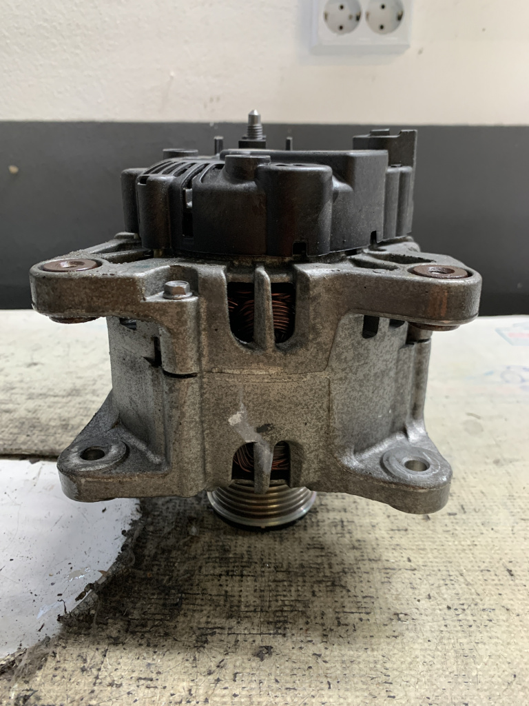 Alternator Renault Clio 4 1.5 Motorina 2015, 231007865R