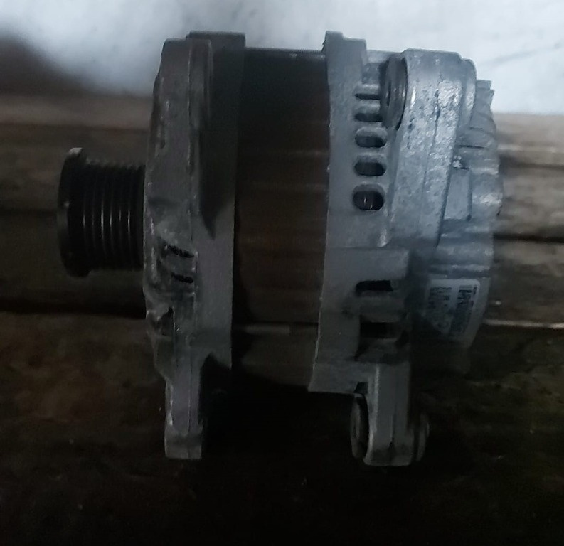 Alternator Renault Megane 3/ Laguna 3 motor 2,0 DCI,cod 8200849752 / 8200654785 / 8200960536.
