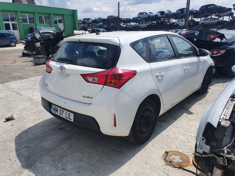 Alternator Toyota Auris 2014 hatchback 1.4 d