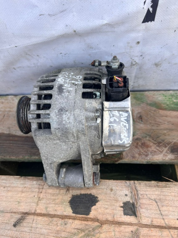 Alternator Toyota Avensis 1.6i