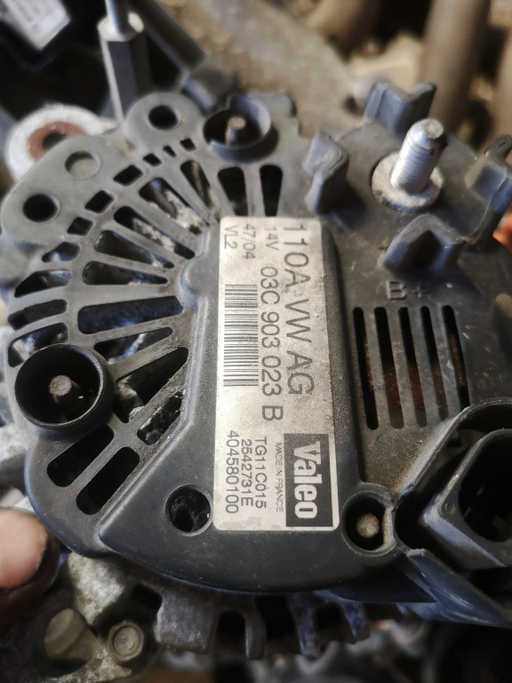 Alternator valeo cod 03C903023B pentru 1.6 fsi tip motor bag blf 115 cp