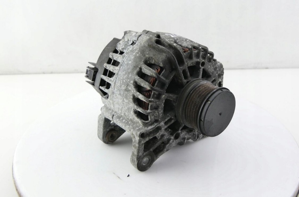 Alternator VALEO K9K Dacia Duster 1.5 dci avand cod 231000027R motor k9k euro 5,diesel