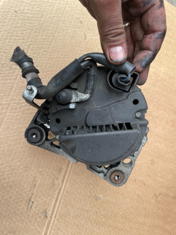Alternator Volkswagen Polo 1.2 benzina C