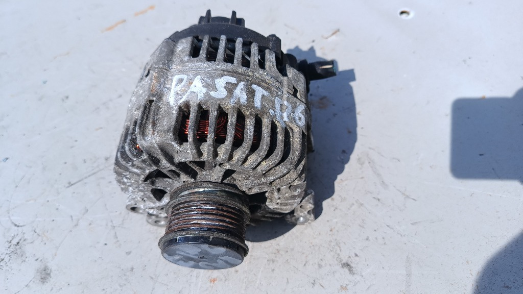 Alternator Volkswagen Touran 2.0 tdi 06F903023C