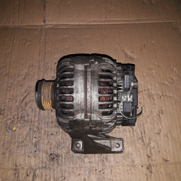 Alternator Volvo XC 90 2005, 2.4D, cod piesa 30658087 ; 0124625024