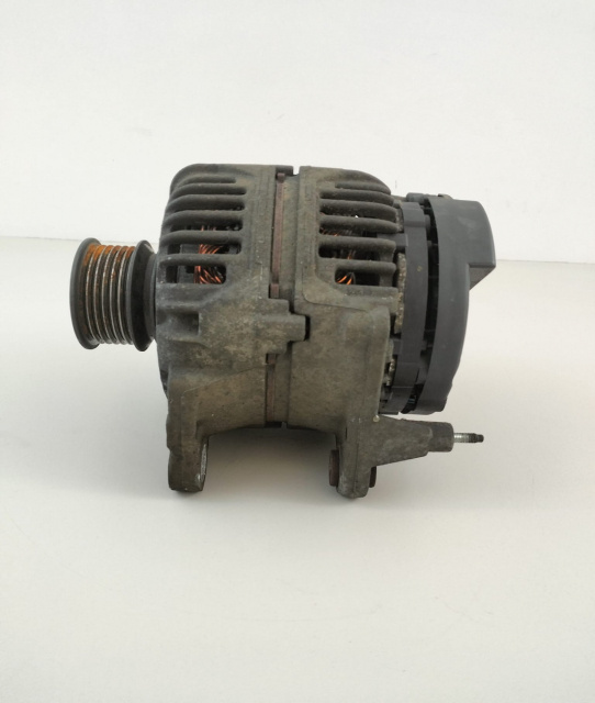 Alternator Vw / Audi / Seat / Skoda 028903028D Sko