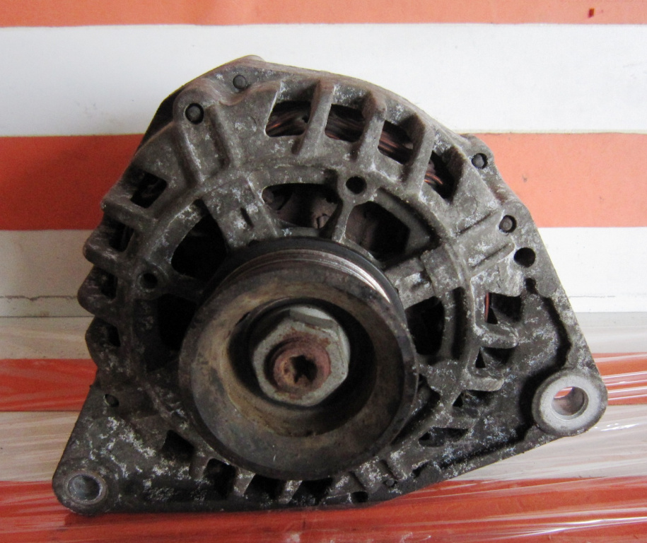 Alternator VW Passat 1.6 benzina cod motor ALZ an 2001-2006 cod piesa 06b903016d