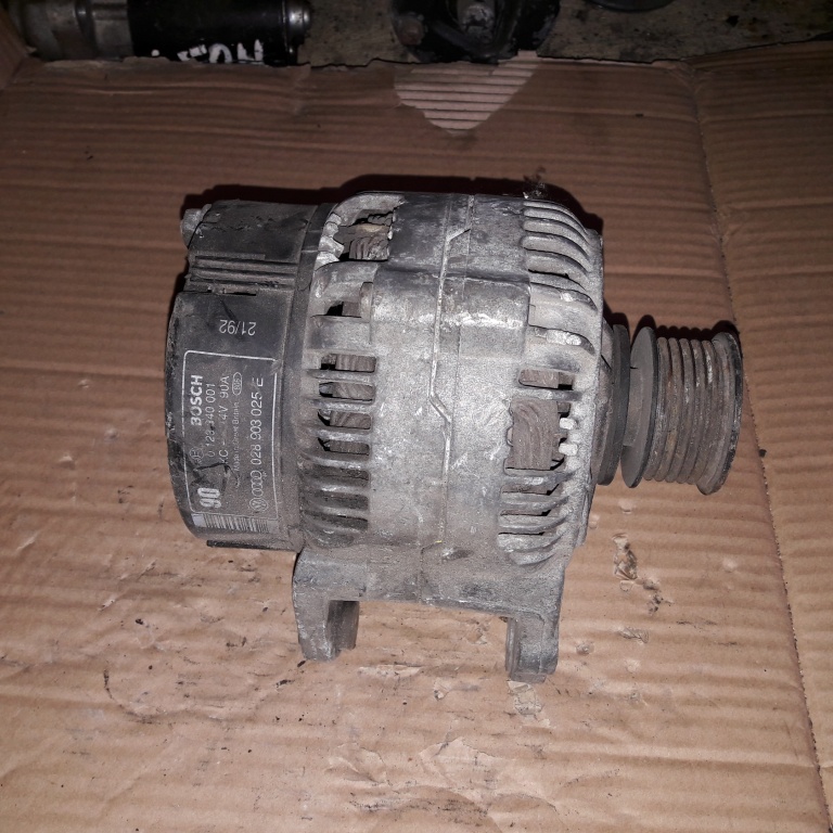 Alternator VW Passat B5 1998, cod piesa 0123340001 ; 028903025E