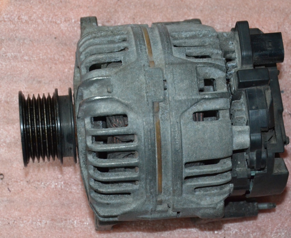 Alternator VW Polo Ibiza Skoda Fabia 1.4 16V / 037903025M