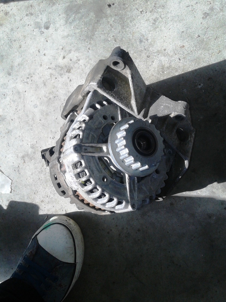 Alternator VW T5 - 2005 - 2.5diesel - 174cp