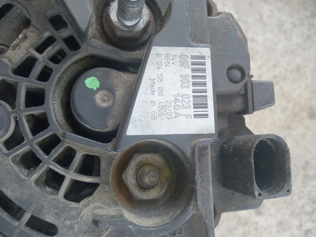 Alternator Vw T5 Cod piesa : 06F 903 023 F