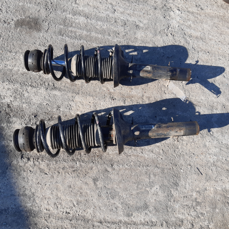 Amortizoare fata cu arcuri si flanse VW Golf 4 / Bora