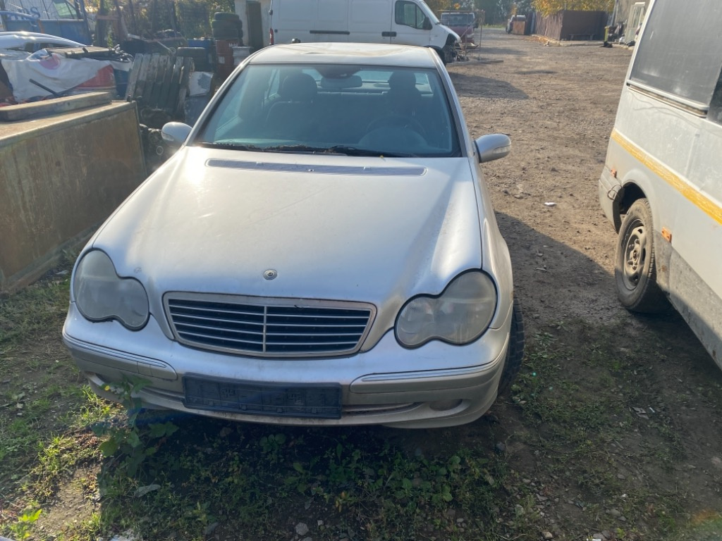 Amortizor capota Mercedes C-Class W203 2004 Sedan 2.2