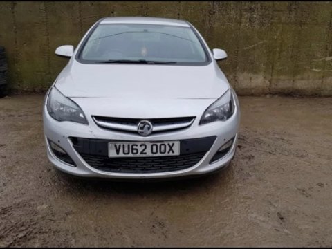 Amortizor capota Opel Astra J 2012 Hatchback 1.7