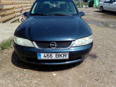 Amortizor capota Opel Vectra B 2000 berlina 1,6