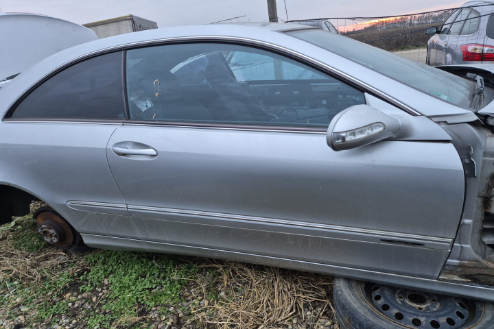 Amortizor capota portbagaj dreapta Mercedes-Benz C