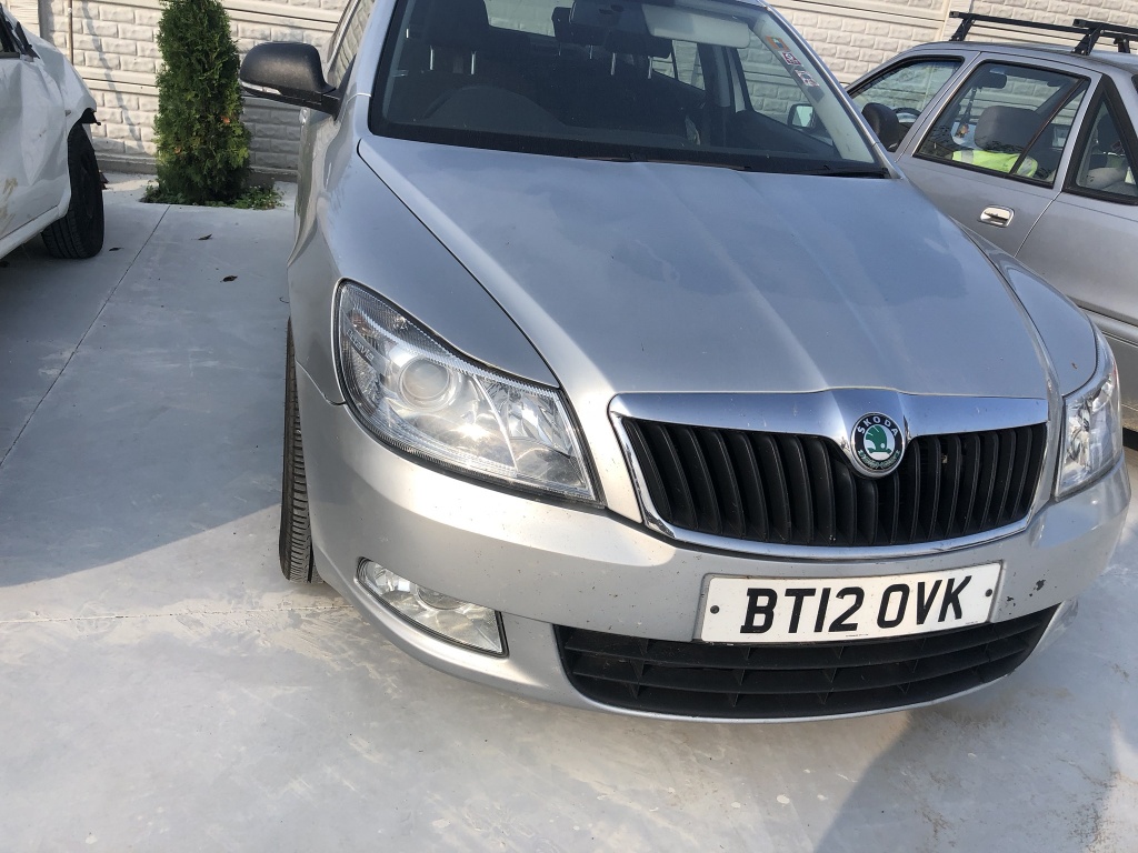 Amortizor capota Skoda Octavia 2012 berlina 1.6 di