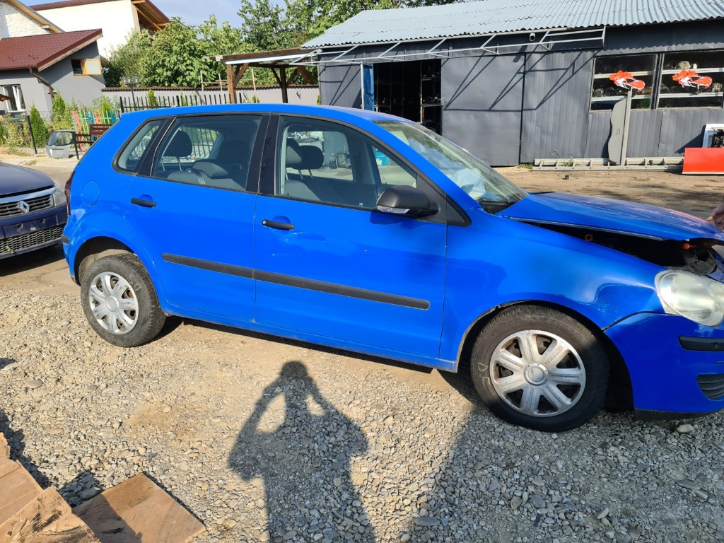 Amortizor capota Volkswagen Polo 9N 2009