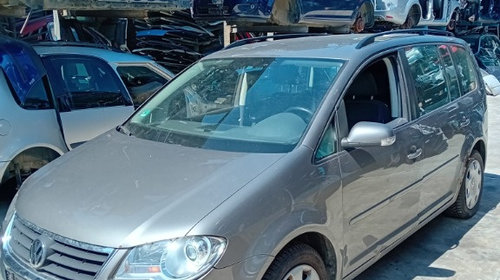 Amortizor capota Volkswagen Touran 2008 