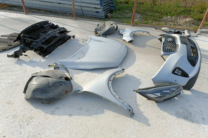 Amortizor haion dreapta Cod: 81780-C5100