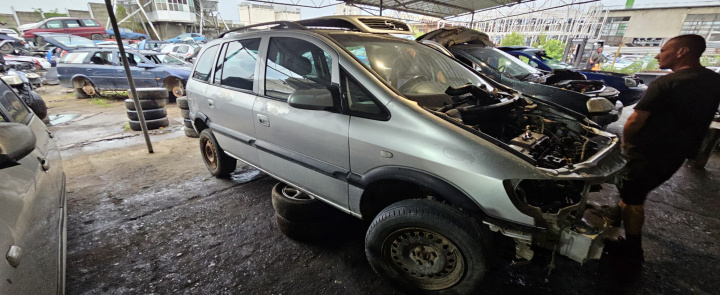 Amortizor haion stanga Opel Zafira A [19