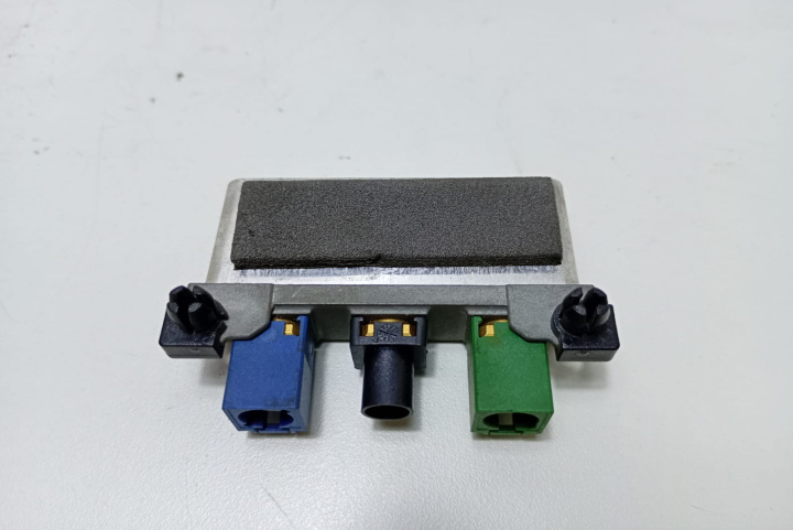 Amplificator antena A2218270042 Mercedes