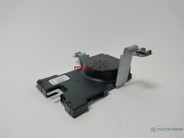 Amplificator antena AUDI A3 II Sportback (8PA) [ 2004 - 2015 ] TDI 16V (BKD, CBAB, CFFB, CLJA) 103KW|140HP VAG OEM 8P4035225D