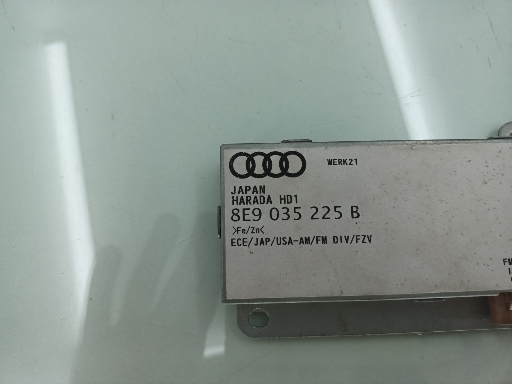 Amplificator antena Audi A4 B6 AWX 2001-