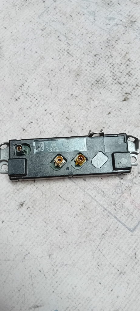 Amplificator antena Audi A4 B8, 8K5035225AA