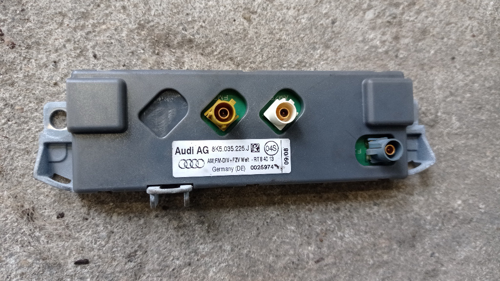 Amplificator antena Audi A4 B8 cod : 8K5035225 J