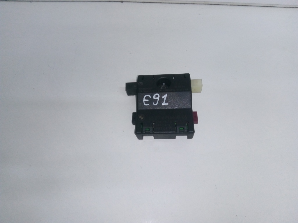 Amplificator antena BMW Seria 3 E90 E91 Seria 5 E6