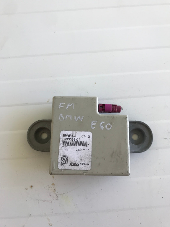 Amplificator antena bmw seria 5 e60 e61 2004 - 2007 cod: 6935024-01