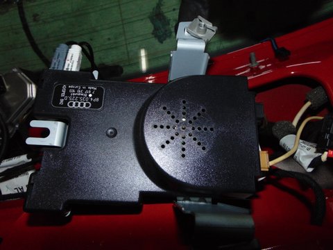 Amplificator antena pentru audi a3 8p cu codul original: 8P4035225D