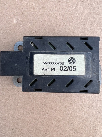 Amplificator antena radio 5M0035570B Volkswagen Go