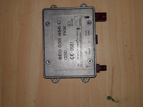Amplificator antena telefon Audi A4 B7 8E cod: 8E0035456C