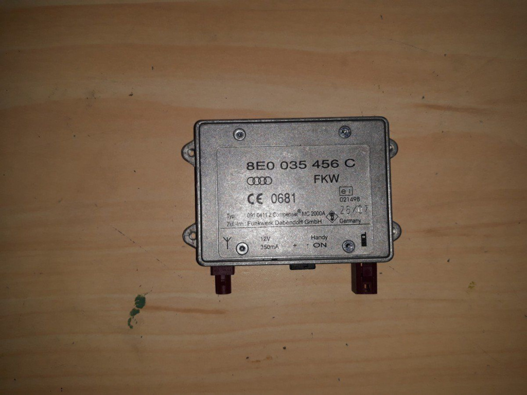 Amplificator antena telefon Audi A4 B7 8E cod: 8E0035456C