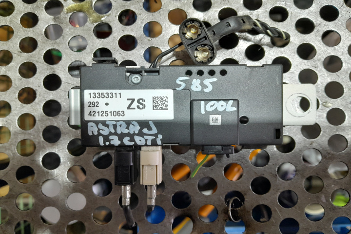 Amplificator audio 13353311 / 421251063 13353311 /