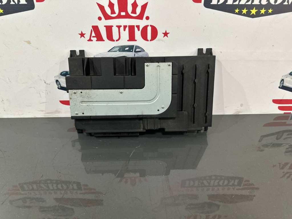 Amplificator audio 8V0035223 Skoda Octav