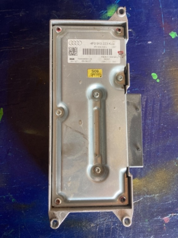 Amplificator audio, Audi A6 (4F2, C6) 4F0910223K