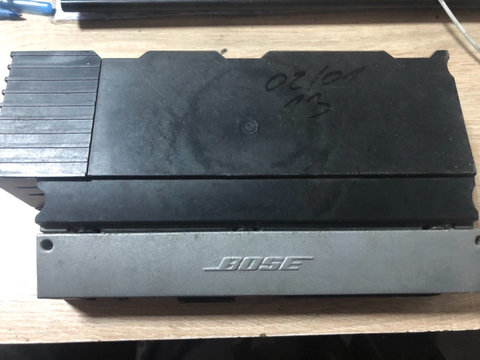 Amplificator audio Bose 4F0035223G cu defect