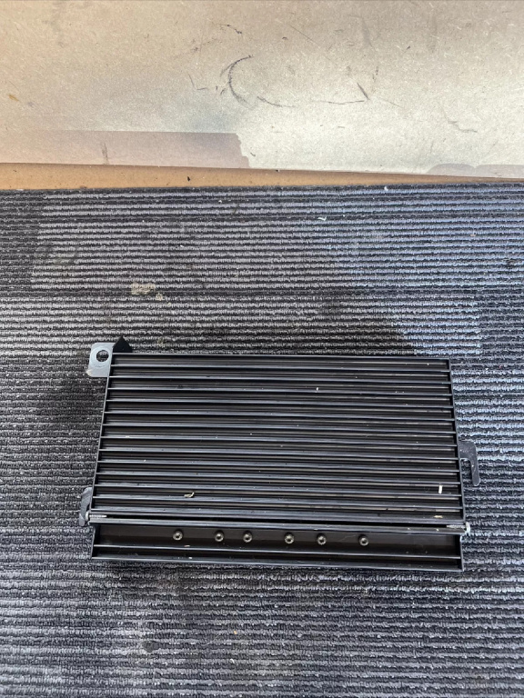Amplificator audio Jeep Grand Cherokee an 2004 cod piesa 56038407AD